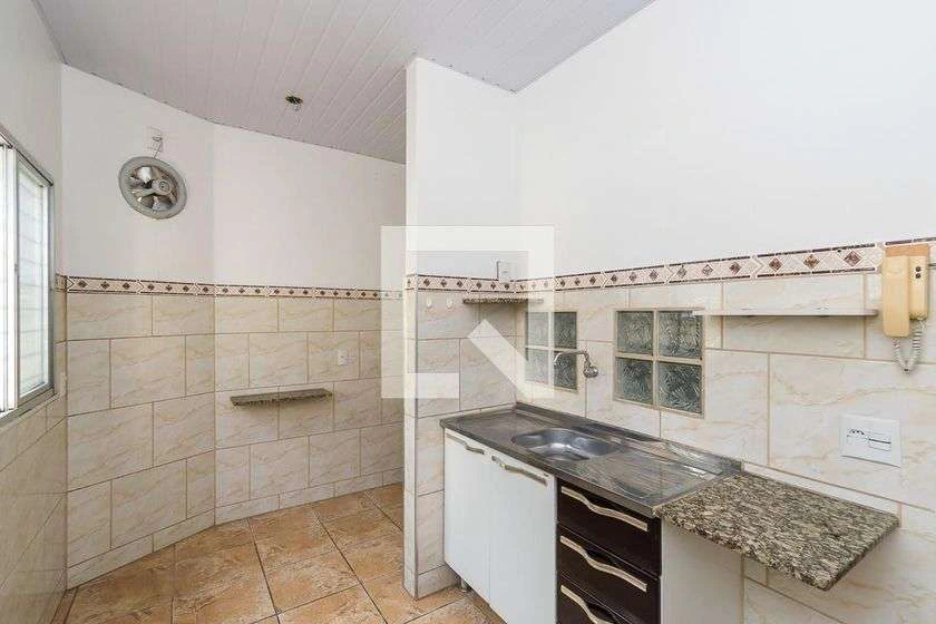 Apartamento de 1 quarto com box de vidro no banheiro — photo 2