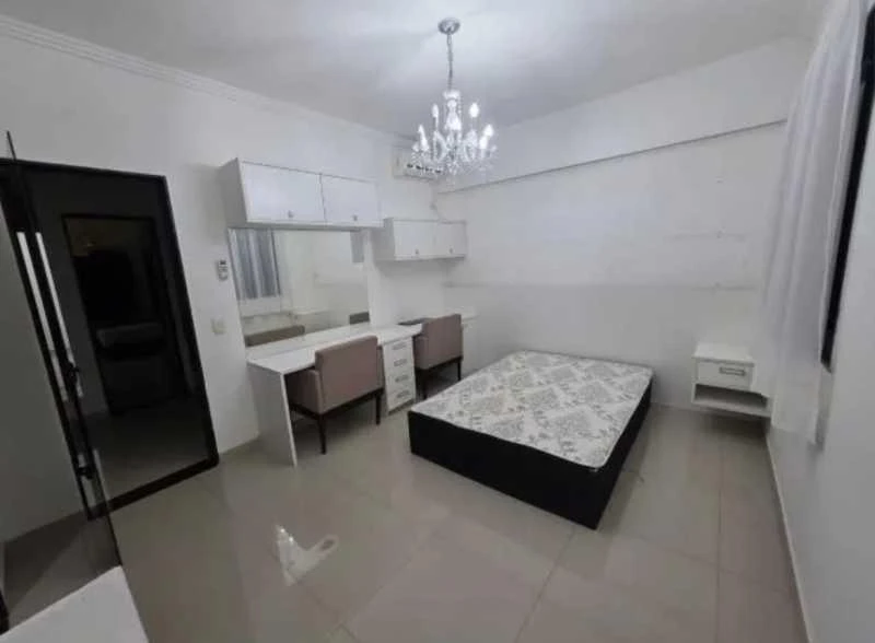 Balcony with a grill in a 4-bedroom house, 300 m² — photo 6