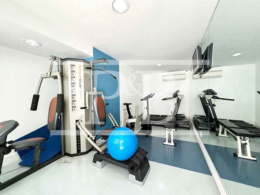 Apartamento com 2 quartos e varanda de vidro fechada — photo 37