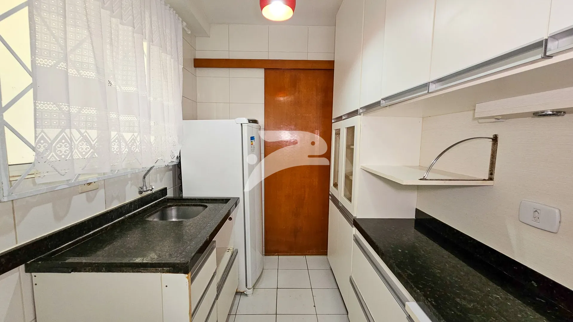 Квартира на першому поверсі з 2 спальнями та закритою кухнею — photo 4