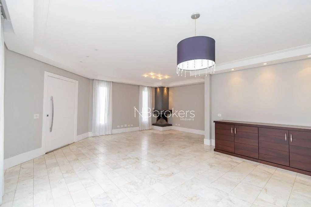 444 m² house with 4 bedrooms, private garden and parking — photo 12