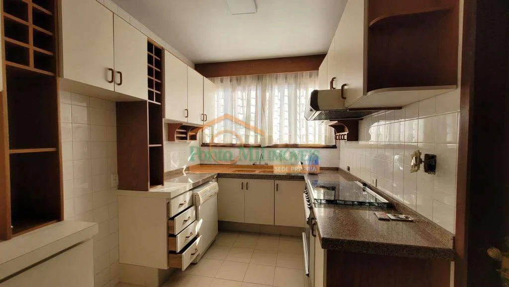 House with 3 bedrooms, 330 m² and 2 parking spaces — photo 18