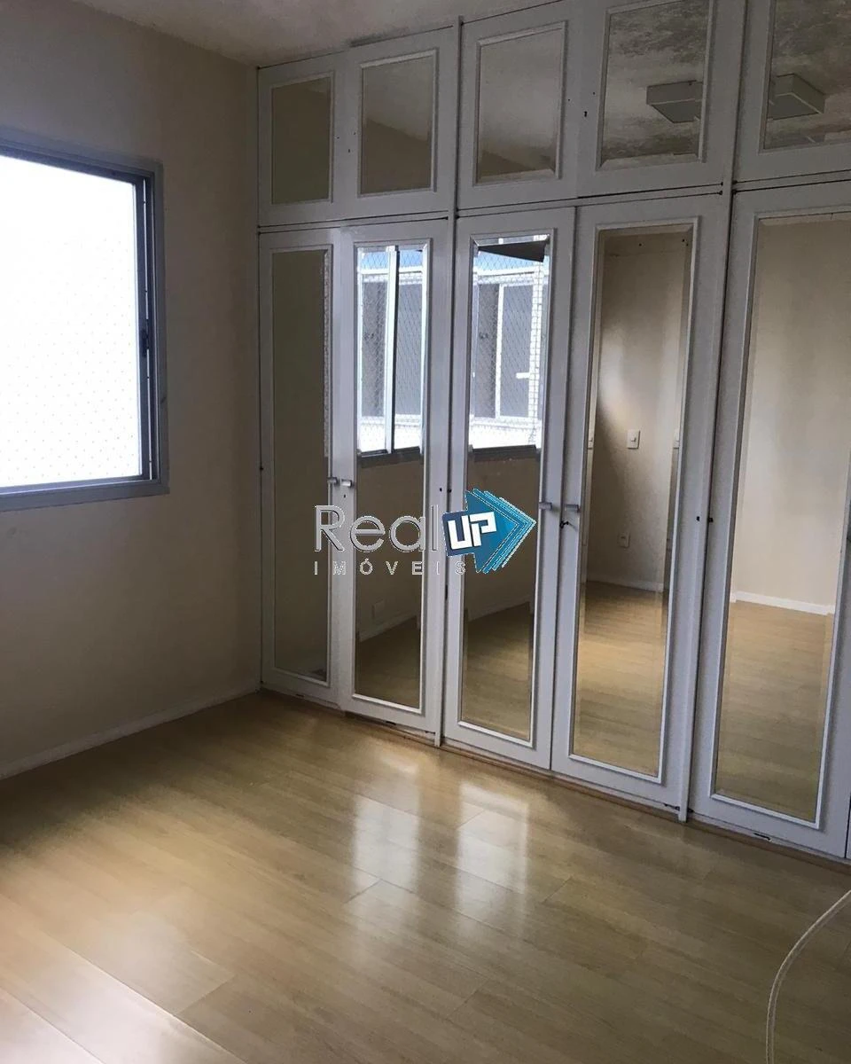 Квартира з 3 спальнями та дерев'яною підлогою або ламінатом — photo 4