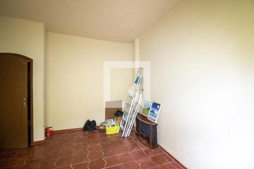 Furnished house with 4 bedrooms and 215 m² — photo 46
