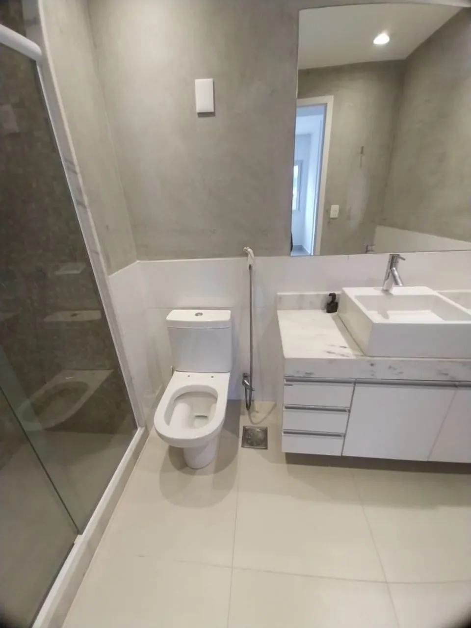 Furnished 1-bedroom apartment with open-plan kitchen — photo 15