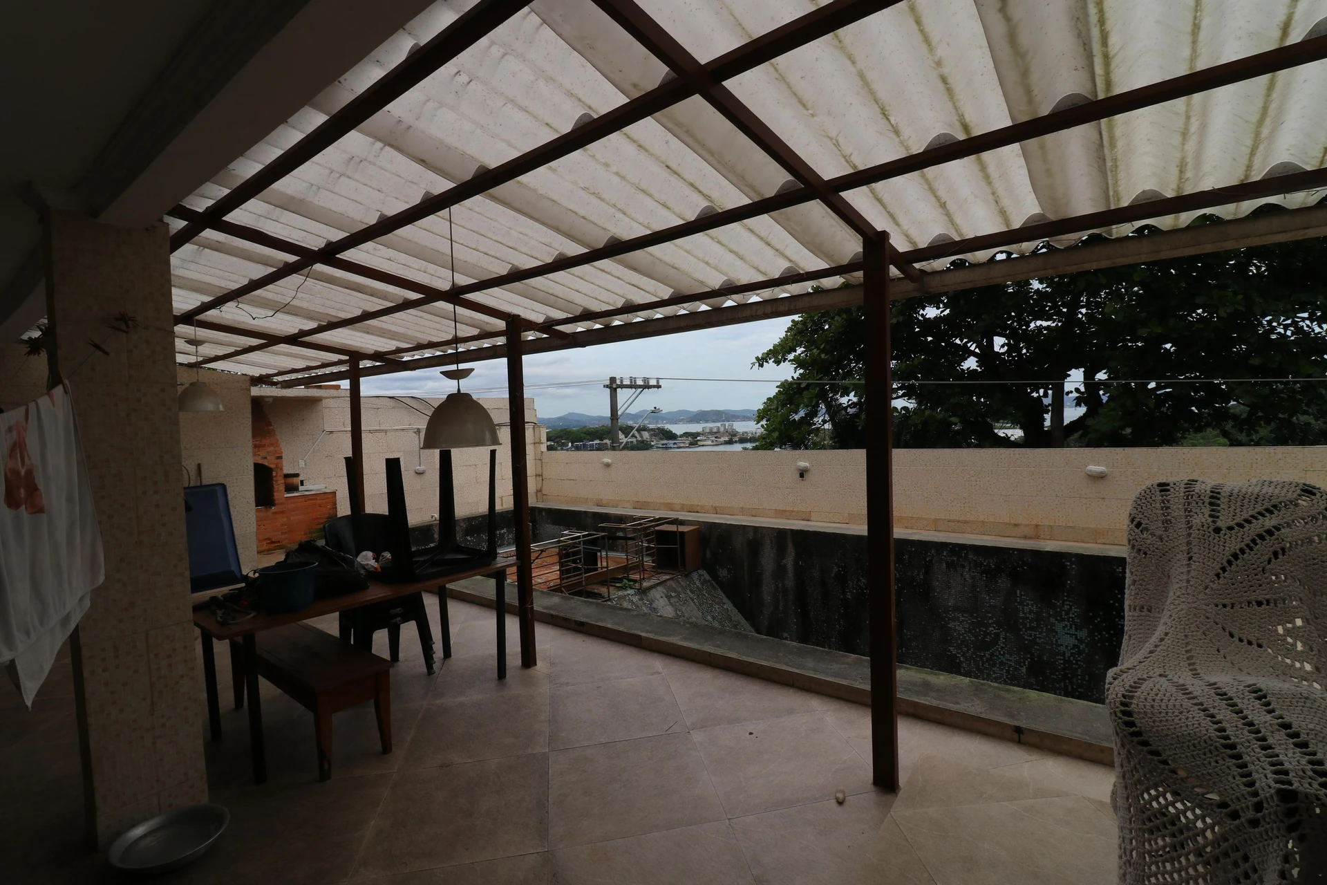90 m² apartment with a water view and a grill on the balcony — photo 18