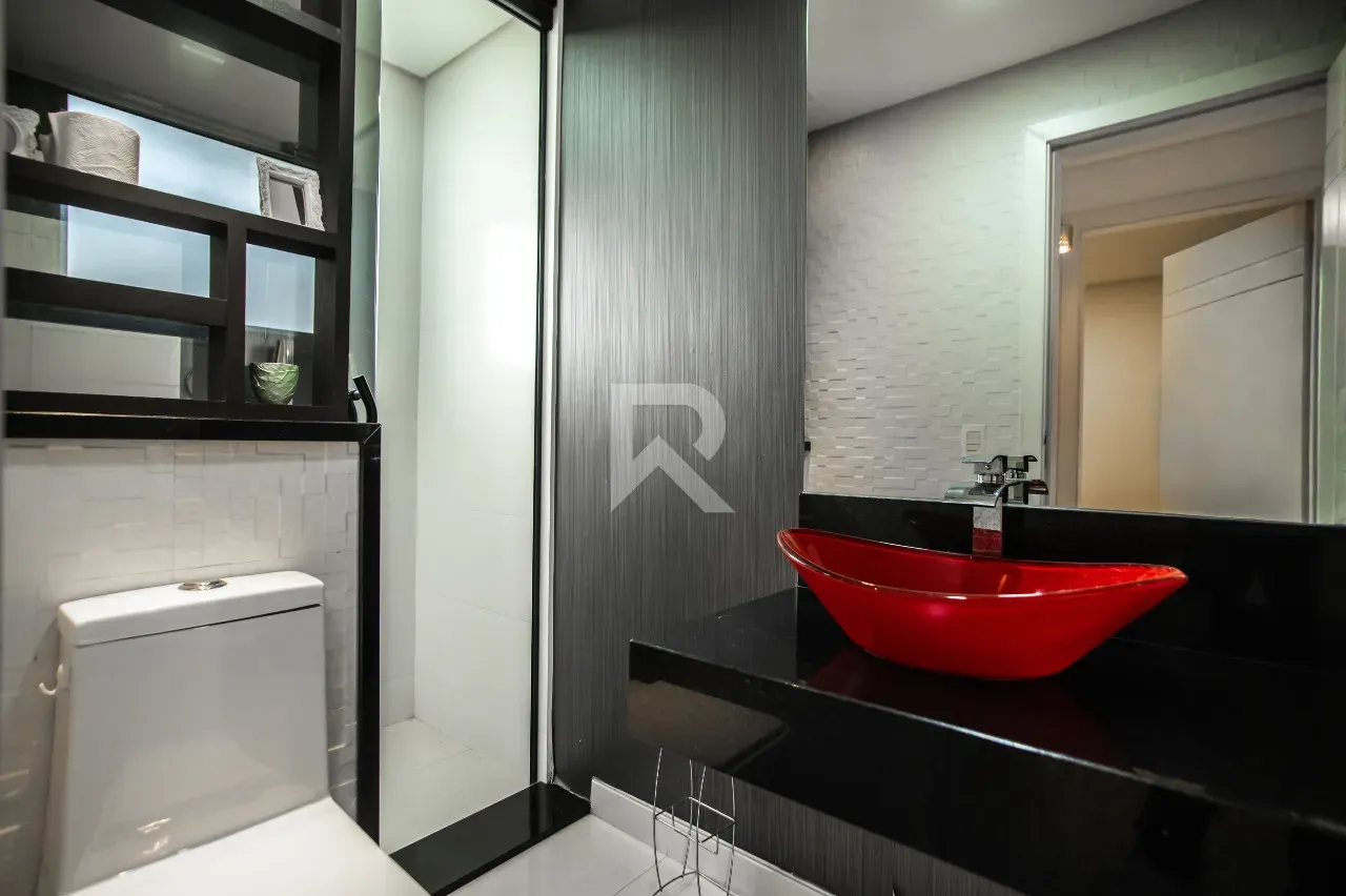 Furnished house with 4 bedrooms and 302 m² and a garden — photo 7