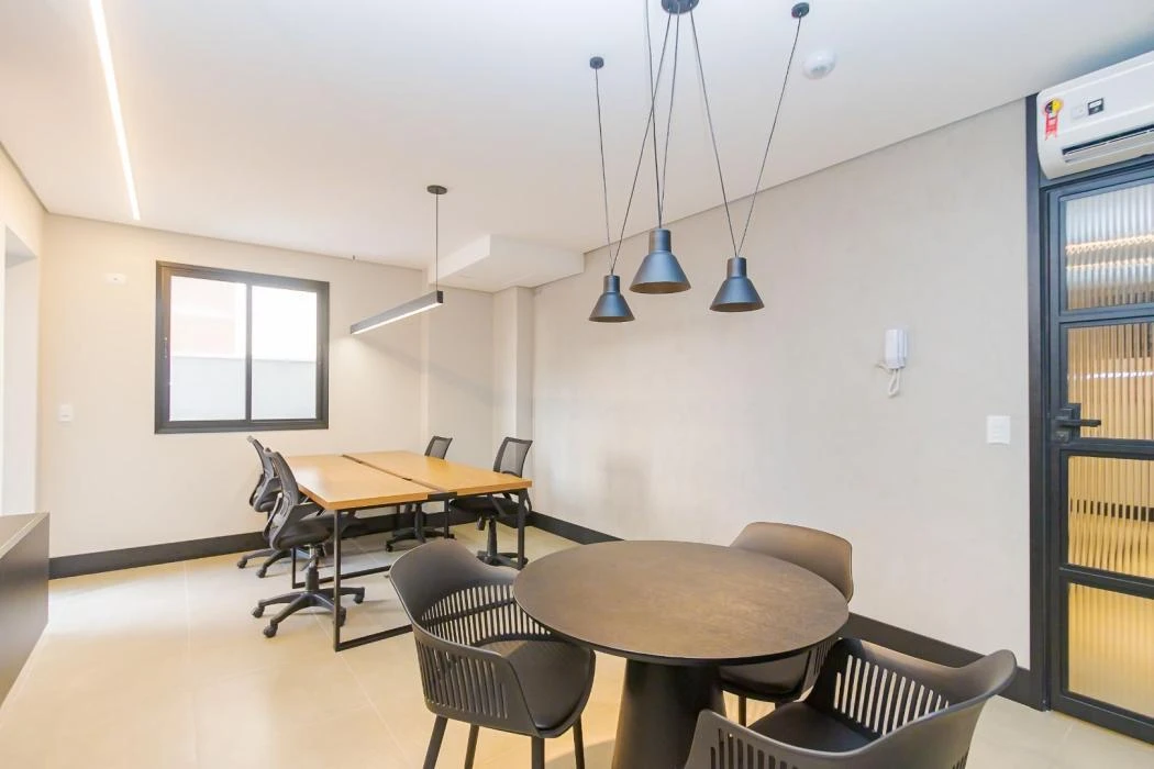 Apartamento mobiliado, 27 m², com janelas do piso ao teto — photo 36