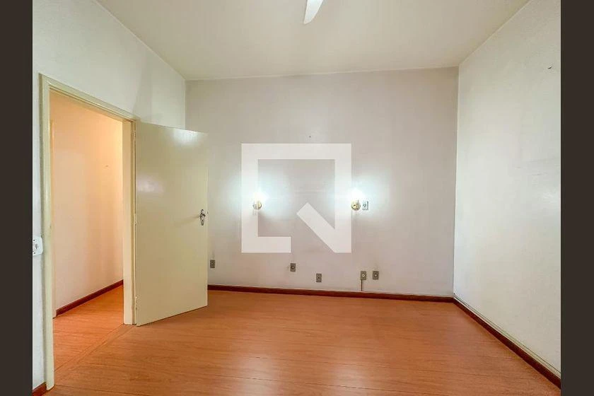 3-bedroom apartment with a bathtub — photo 36