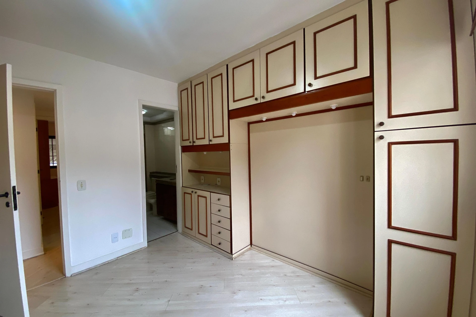 2-bedroom apartment in a building with a sauna — photo 29