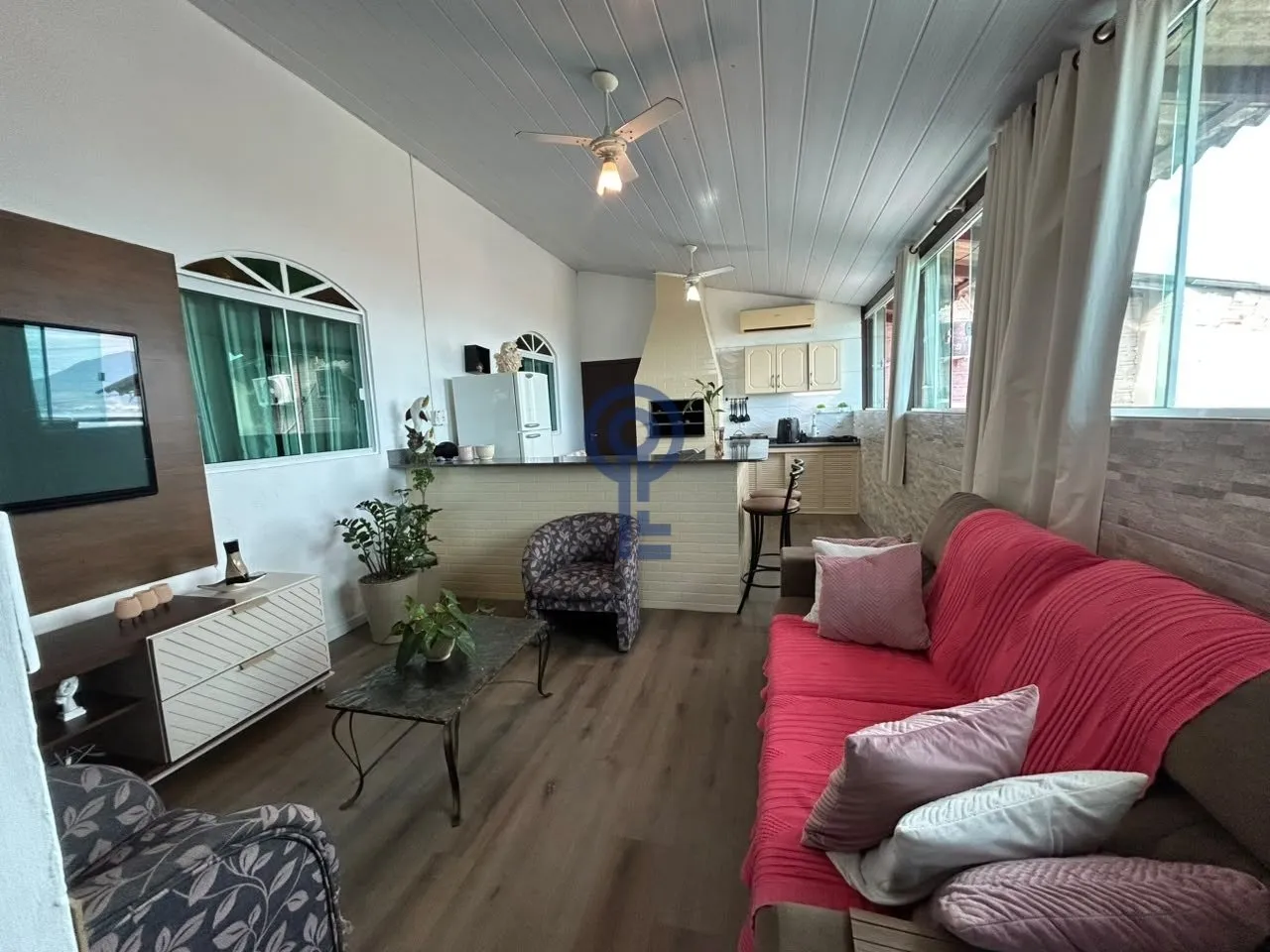 3-bedroom house with a water view in Florianópolis — photo 8