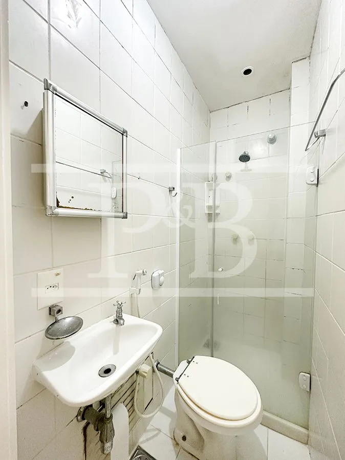3-bedroom rental apartment with 3 bathrooms and 263 m² — photo 36