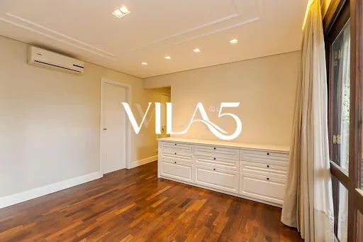 3-bedroom house with a bathtub in Curitiba — photo 10