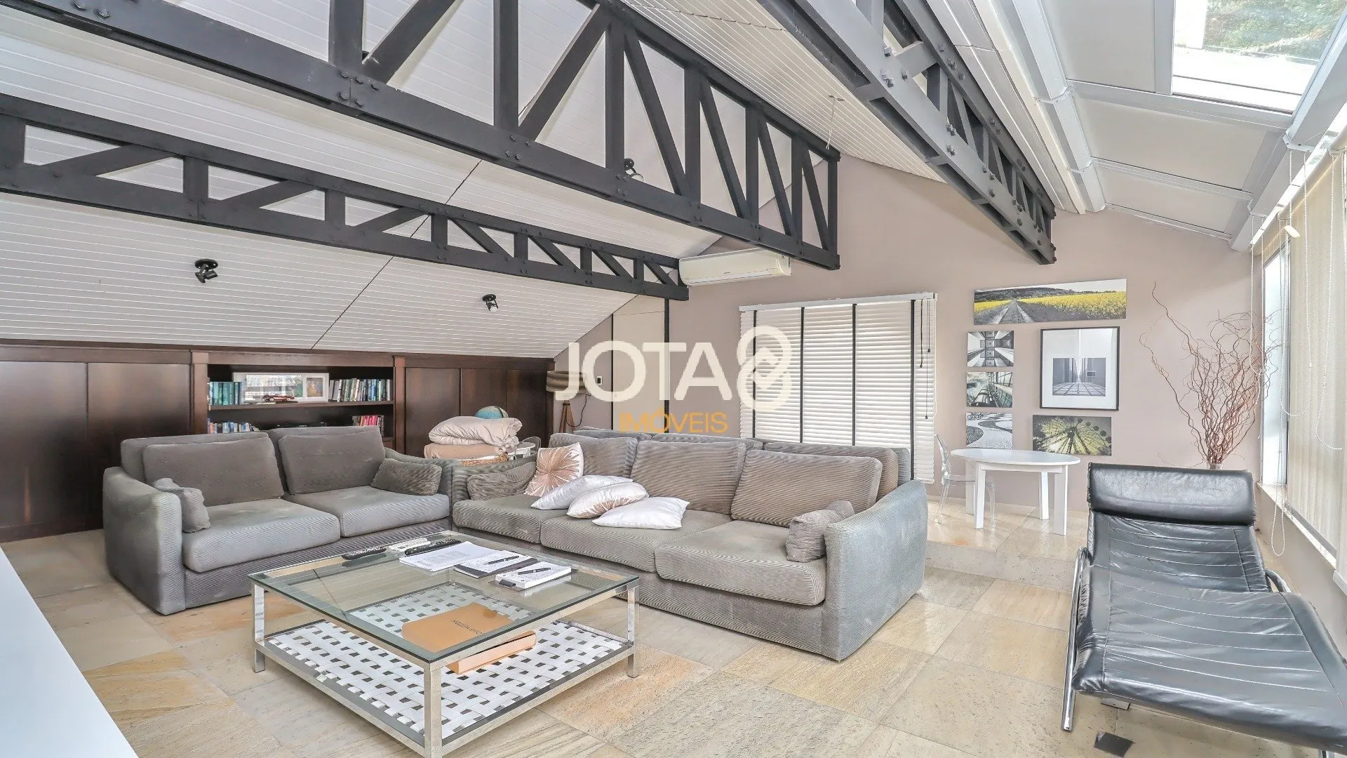 Обставленный дом с 6 спальнями, 7 ванными и 4 парковками — photo 19