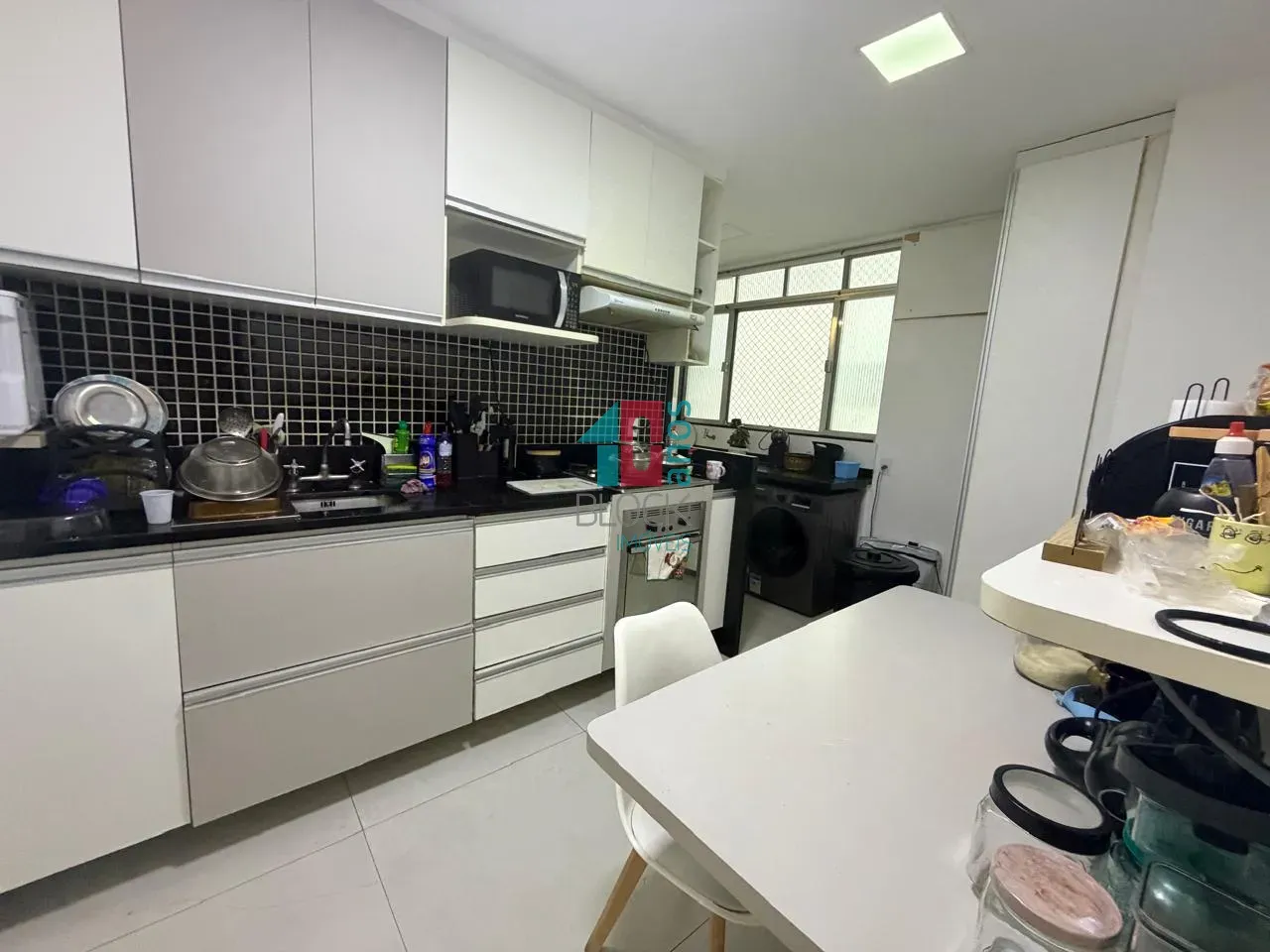 4-bedroom apartment with a washing machine — photo 18