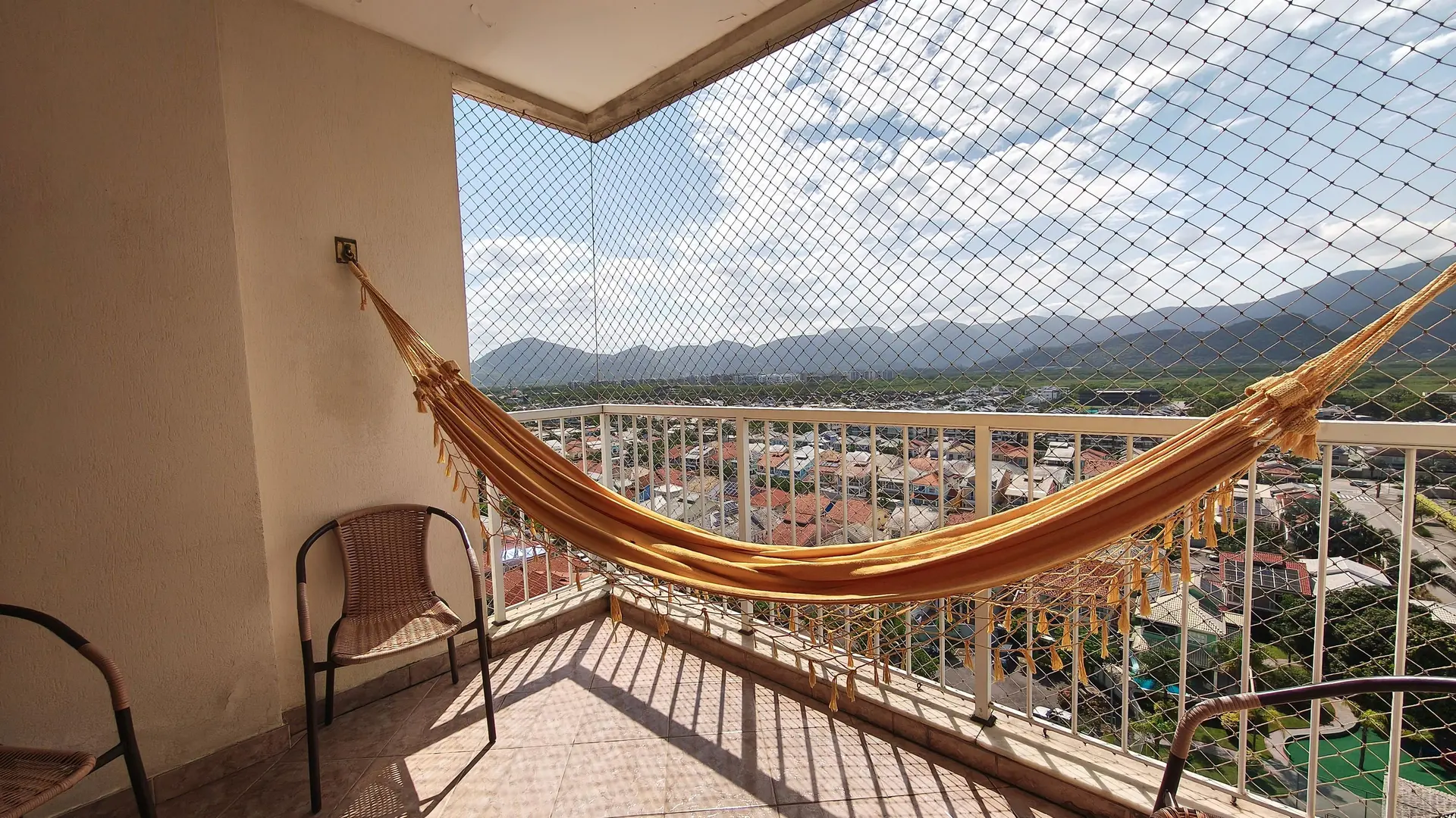 3-bedroom apartment with a mountain view in Rio de Janeiro — photo 11