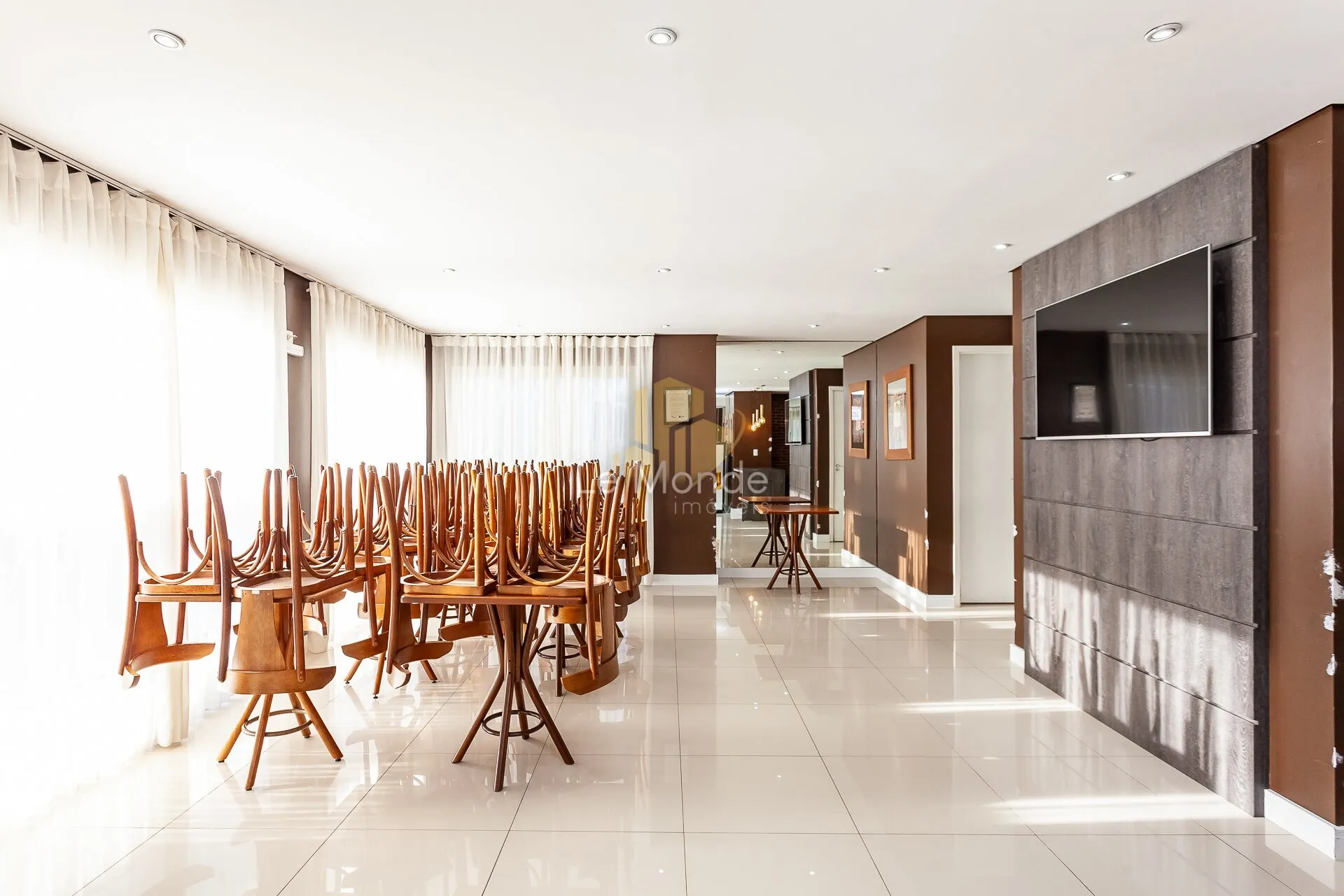 2-bedroom apartment with a balcony — photo 23