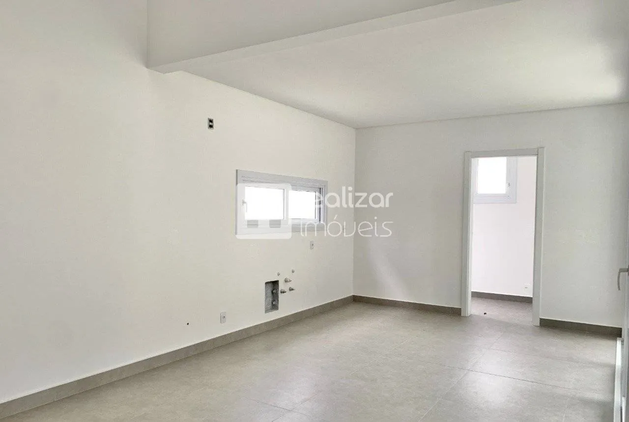 4-bedroom house with a grill on the balcony in Florianópolis — photo 11