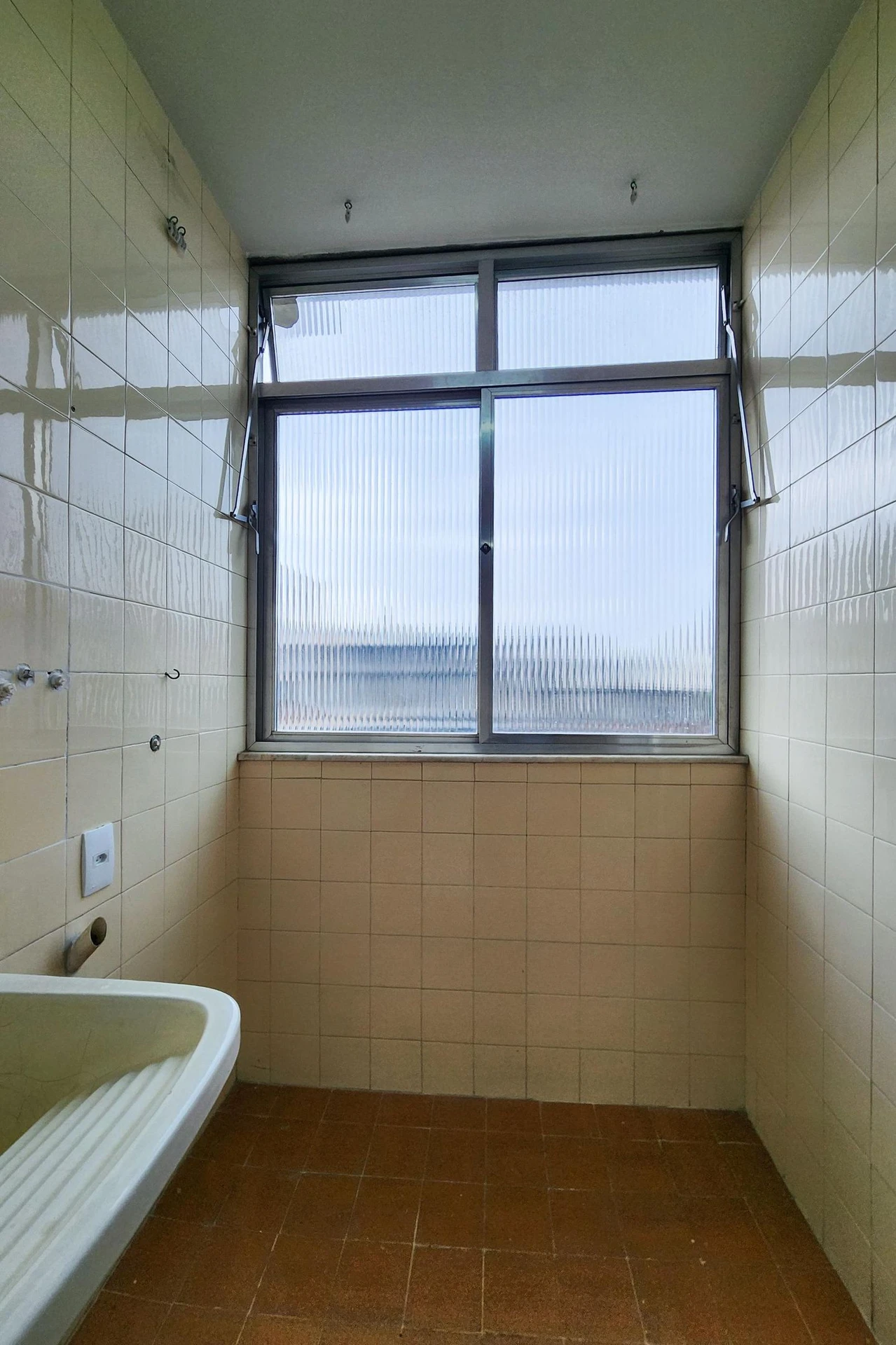 2-bedroom apartment in a building with a pool — photo 10