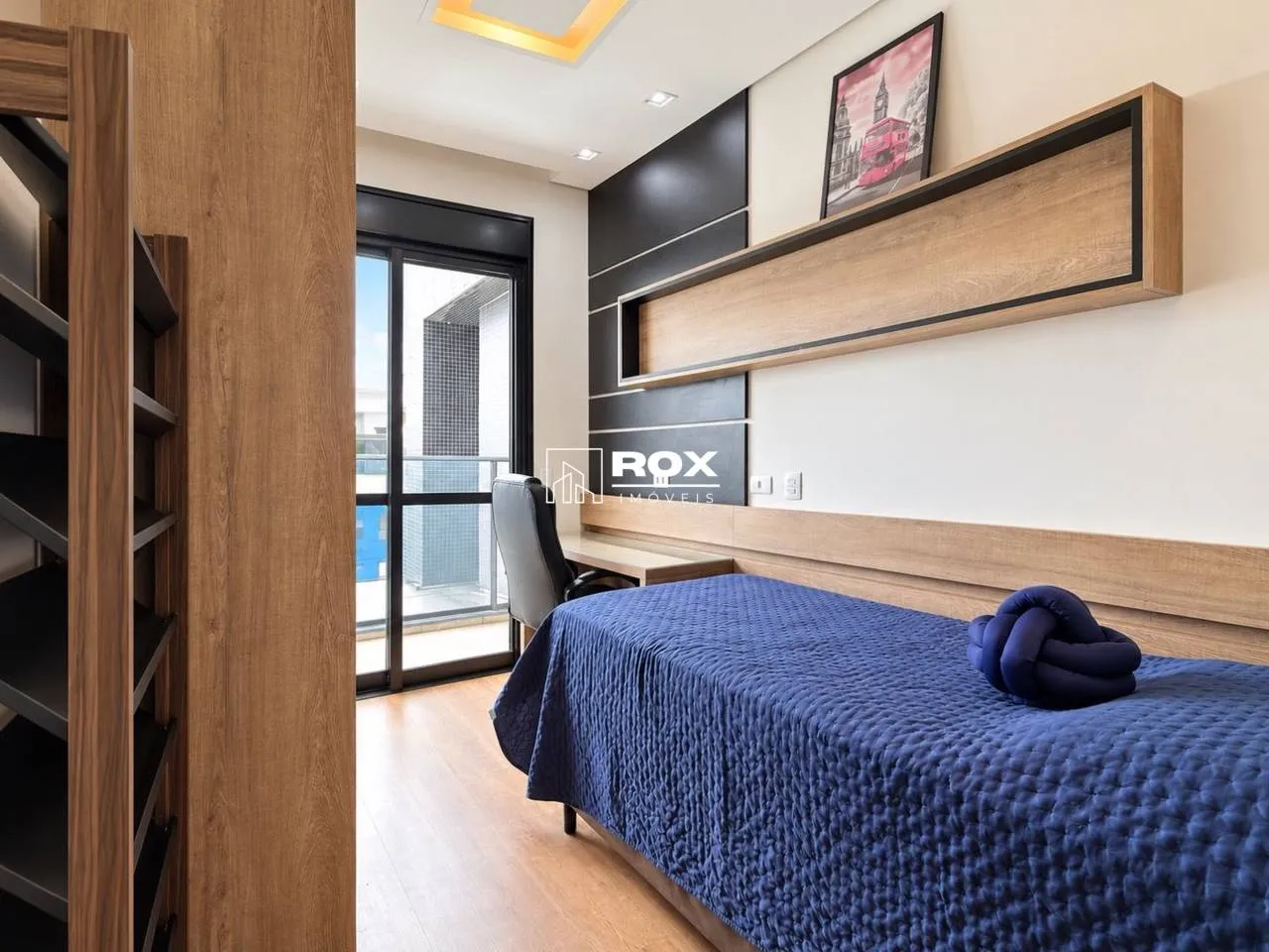 Floor-to-ceiling windows in a 3-bedroom apartment, 150 m² — photo 16