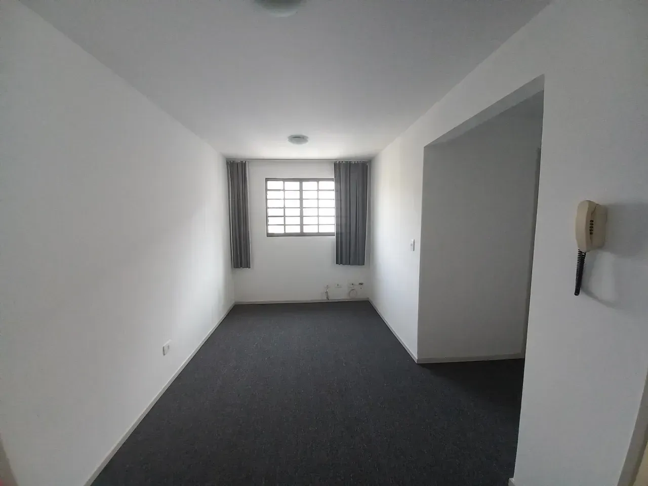 90 m² unfurnished apartment with a separate kitchen