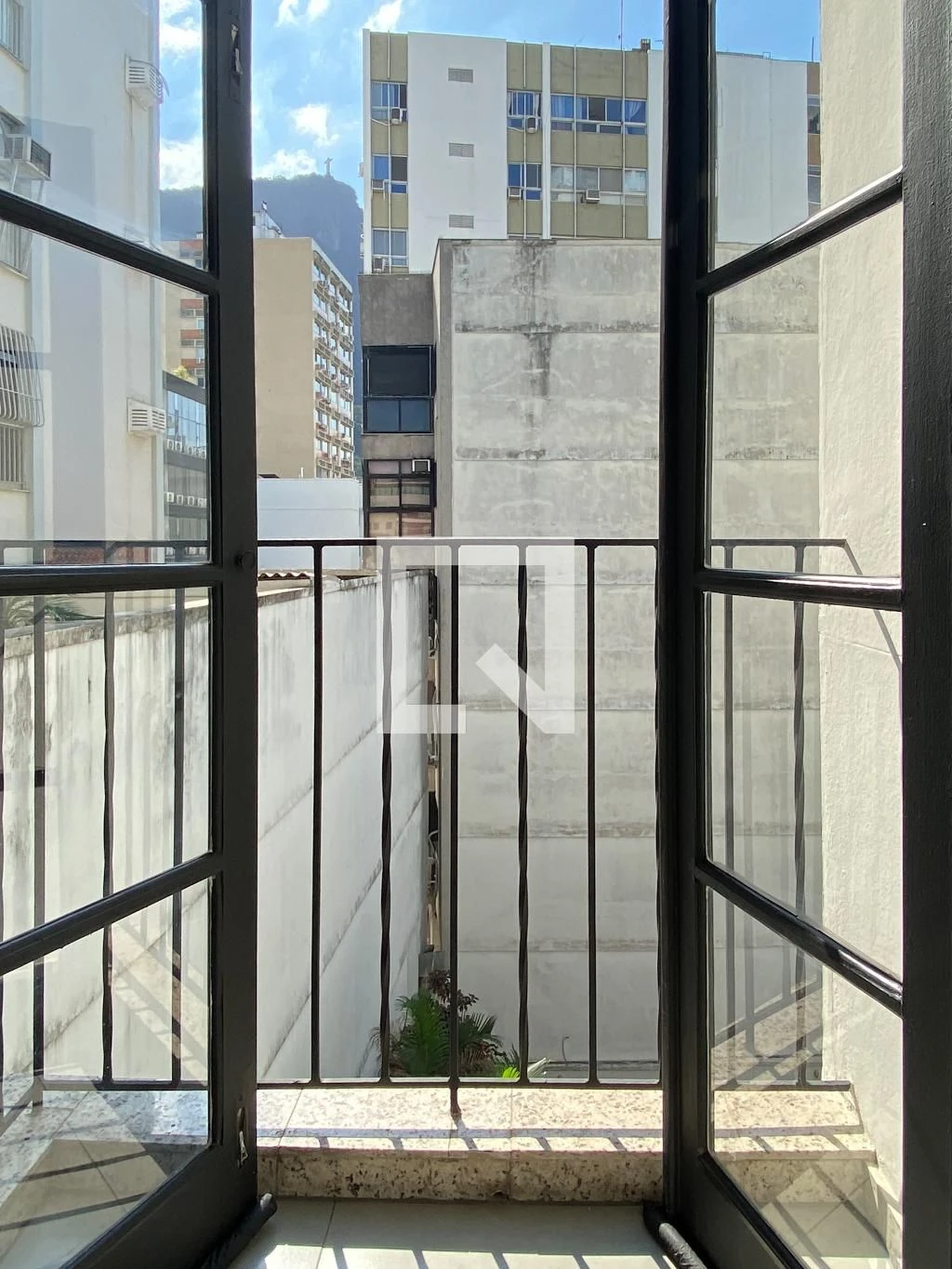 48 m² apartment with a home office and a washing machine — photo 8