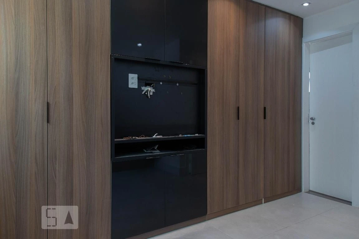 Furnished apartment, 90 m², with a glass-enclosed balcony — photo 24