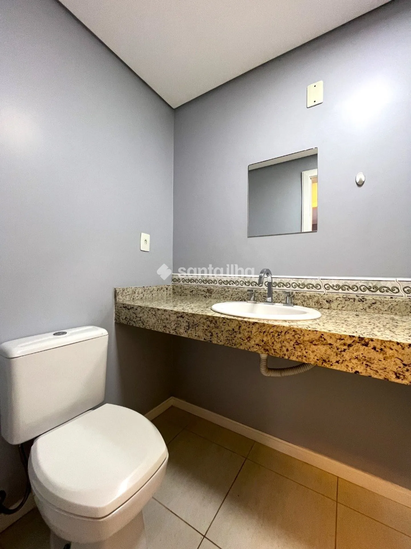 Furnished 2-bedroom apartment with balcony — photo 14