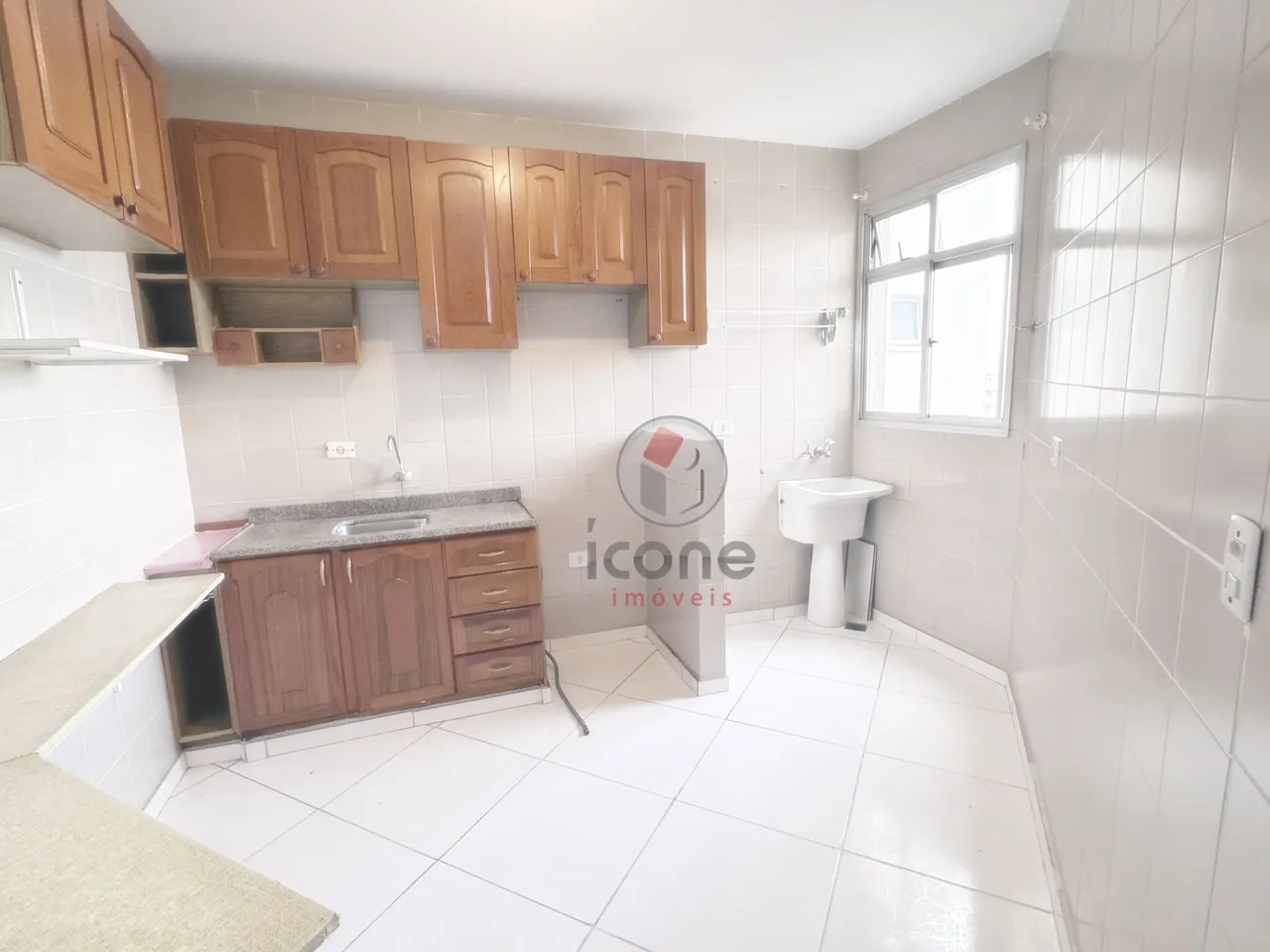 3-bedroom apartment with shared BBQ area — photo 6