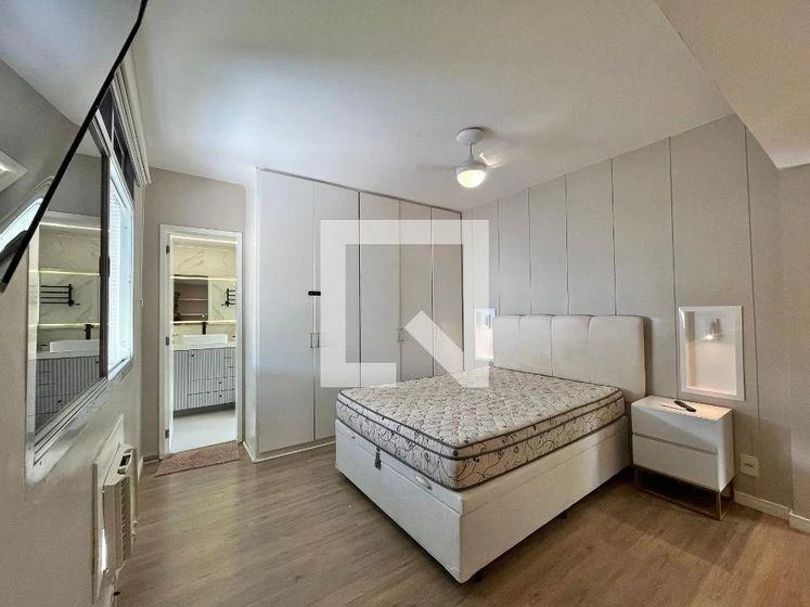 Furnished apartment, 130 m², with floor-to-ceiling windows — photo 6