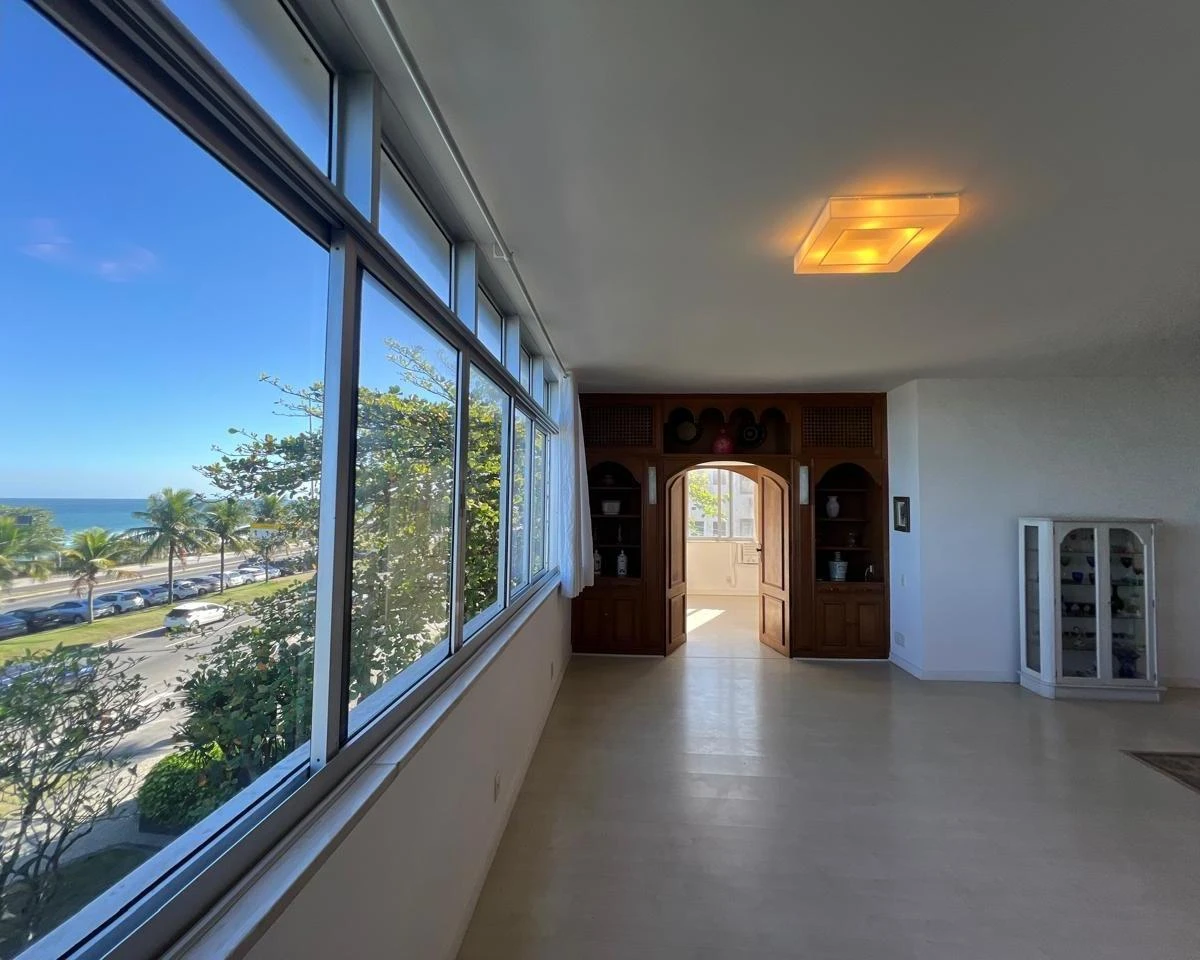 145 m² apartment with 3 bedrooms and 2 parking spaces — photo 11
