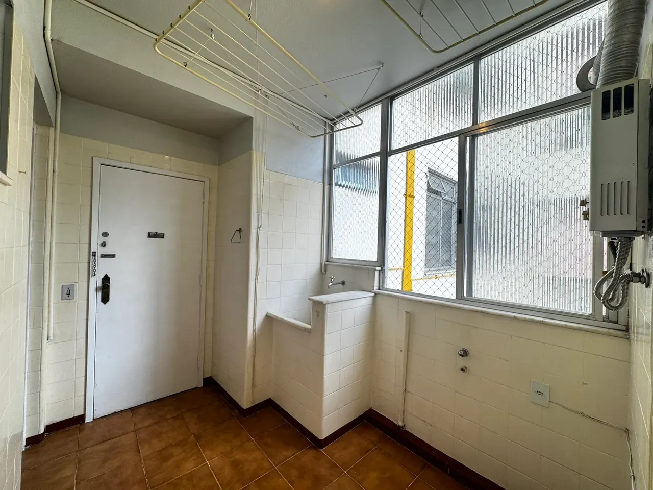 Apartment, 80 m², with wood or laminate floors — photo 15