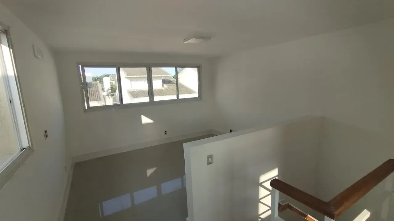 House with 5 bedrooms and 5 bathrooms and balcony grill — photo 16