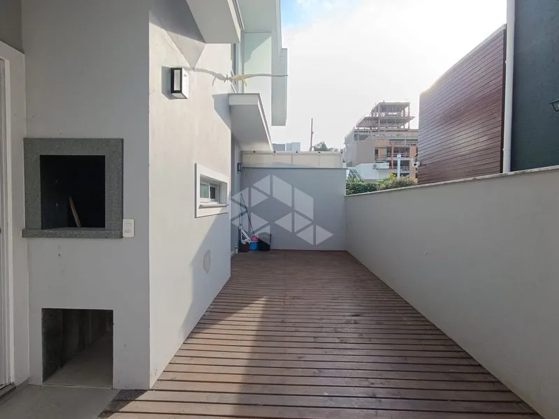 Casa con 4 suites y 184 m²; 2 plazas y balcón — photo 15