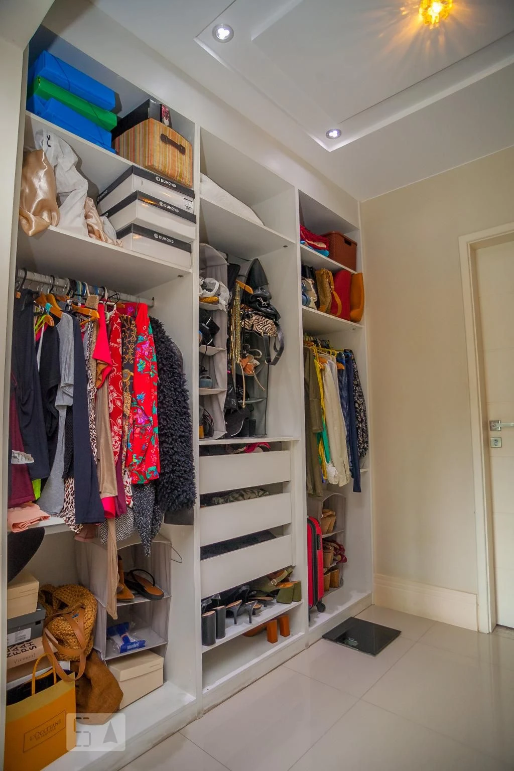 Власний басейн та 4 спальні: будинок 330 м² — photo 8