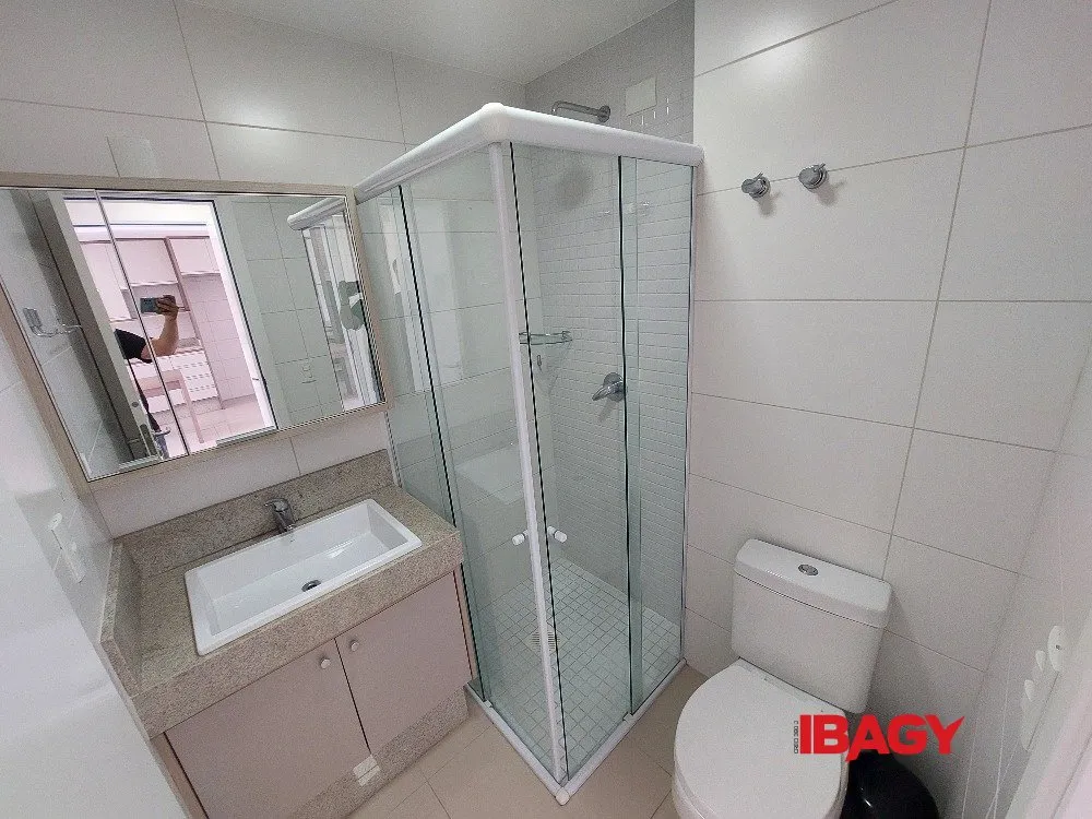 Balcony with a grill in a one-bedroom apartment, 39 m² — photo 12