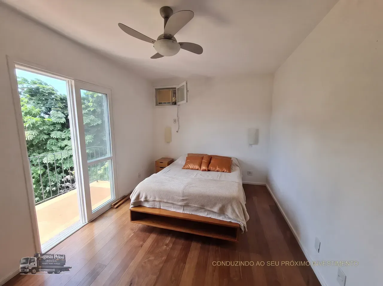 550 m² house with a grill on the balcony and a water view — photo 12