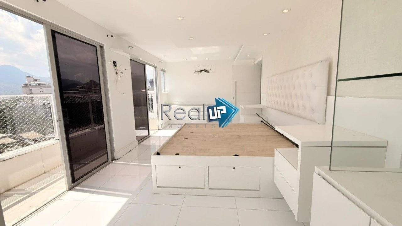 Rooftop apartment with balcony and 4 bedrooms, 5 baths — photo 36