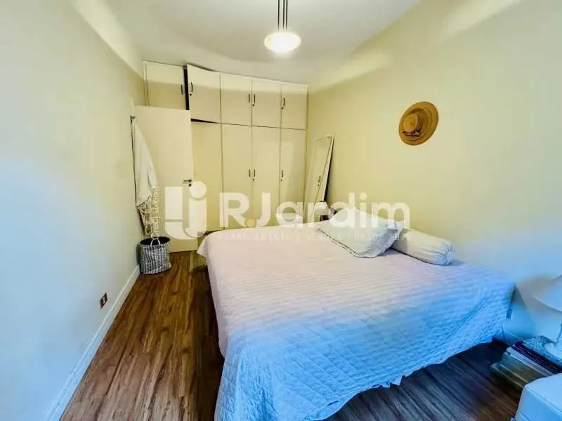 Residential apartment with 4 bedrooms and 4 bathrooms — photo 5