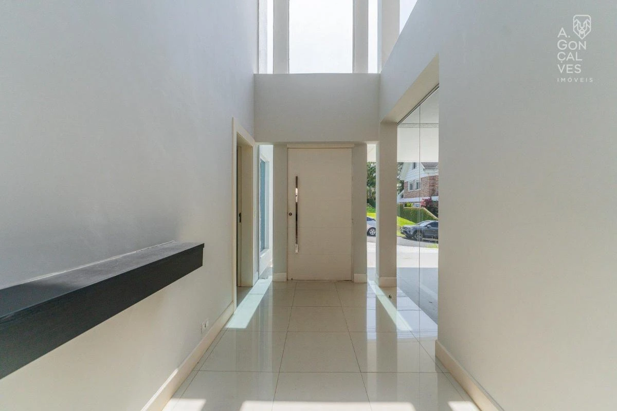 Furnished house with 3 en-suite bedrooms and balconies — photo 41