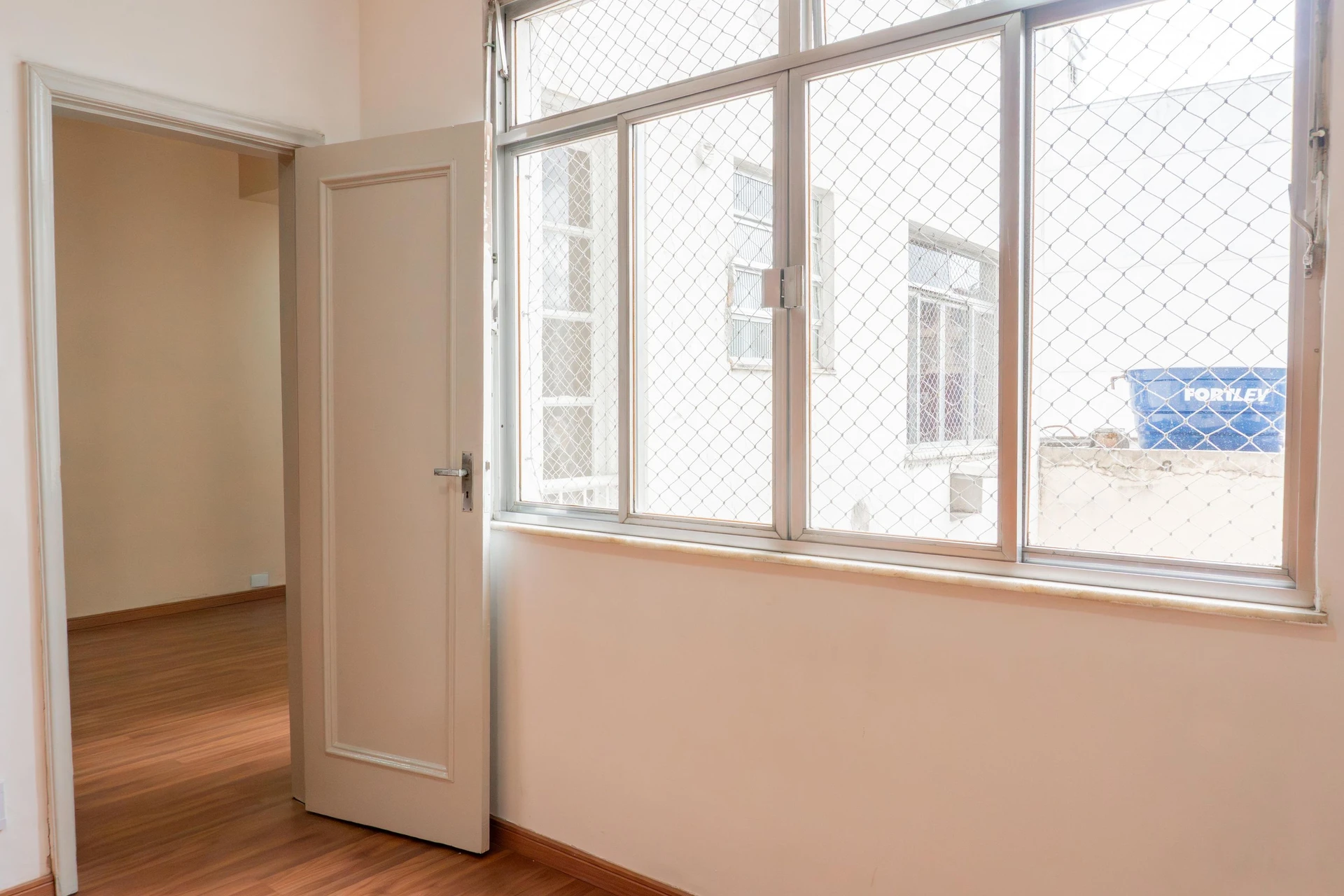 Apartment with 2 bedrooms and a balcony — photo 21