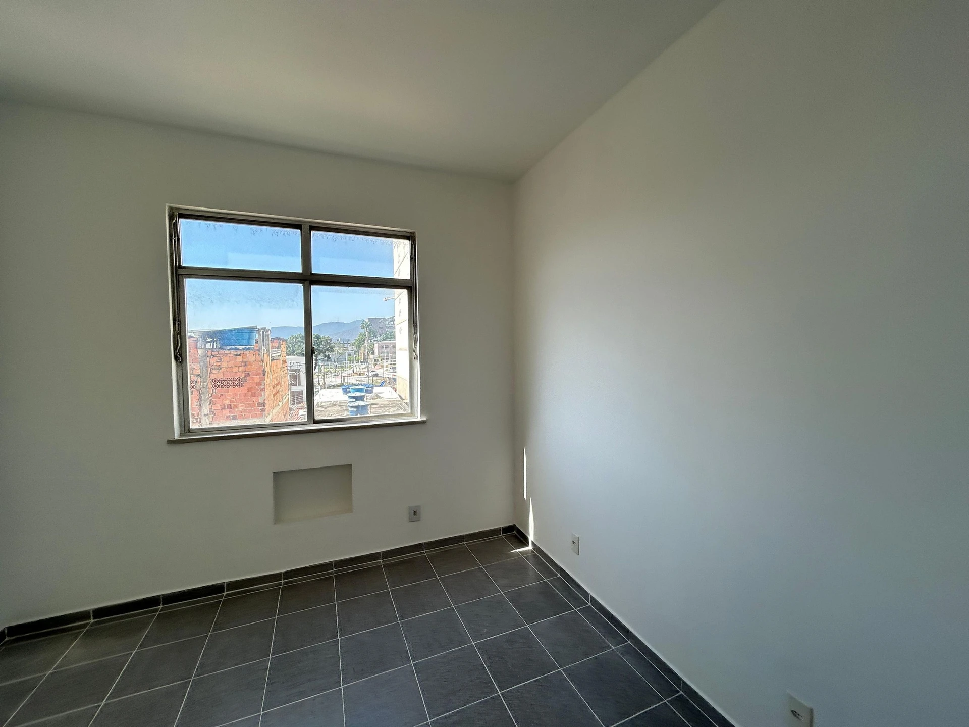 Unfurnished rental apartment with 2 bedrooms and parking — photo 8