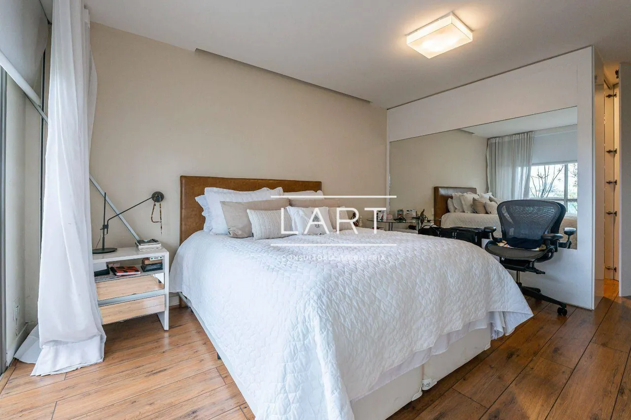 4-bedroom apartment with gas open-plan kitchen and 233 m² — photo 4