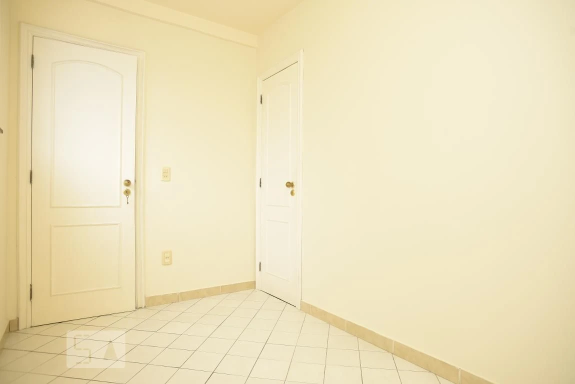 4-bedroom apartment (2 en-suite) with separate kitchen — photo 35