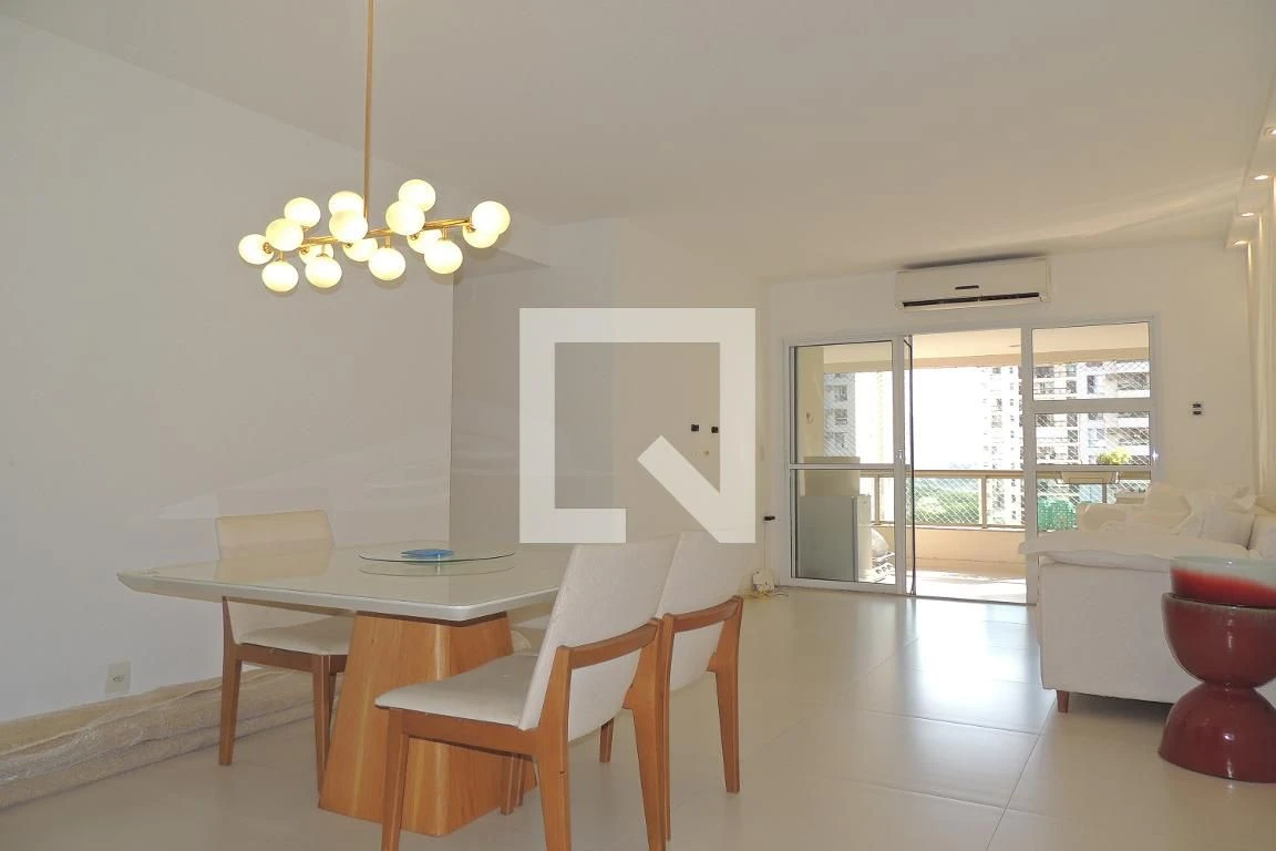 Furnished 3-bedroom apartment with 3 bathrooms and balcony — photo 8