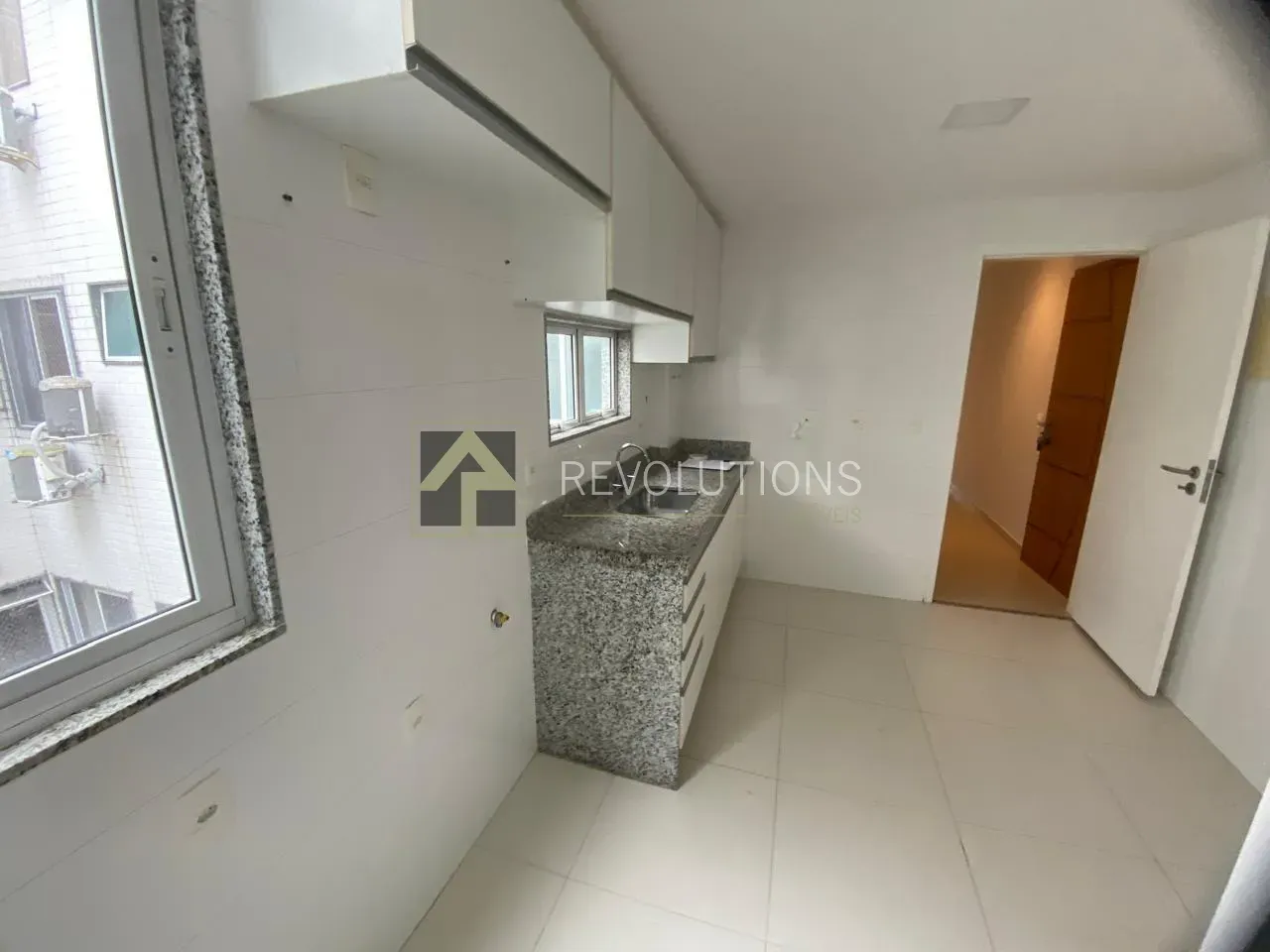 Apartamento de 3 quartos em condomínio com piscina — photo 9
