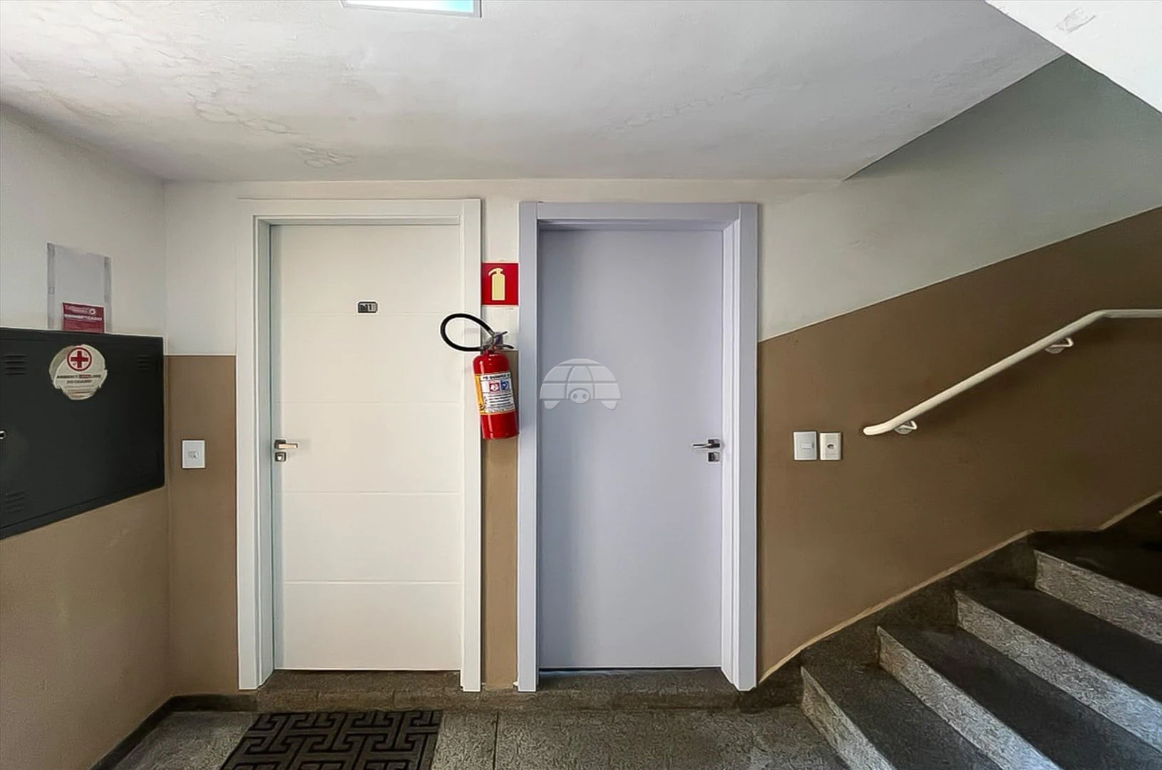 Wood or laminate floors in a 3-bedroom apartment, 50 m² — photo 10