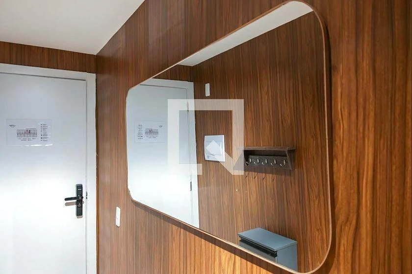 One-bedroom apartment in a building with a gym — photo 33