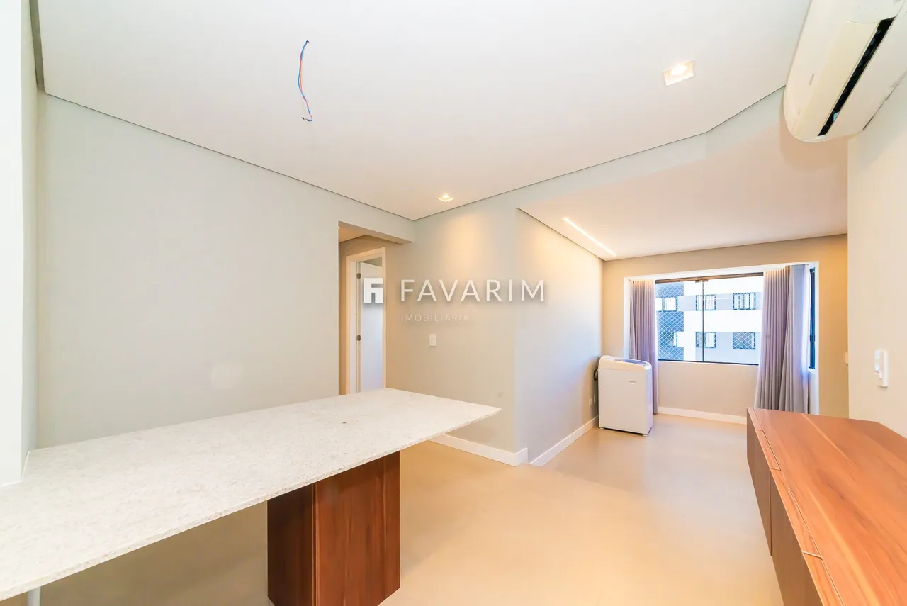 2-bedroom apartment with balcony and laundry area — photo 4