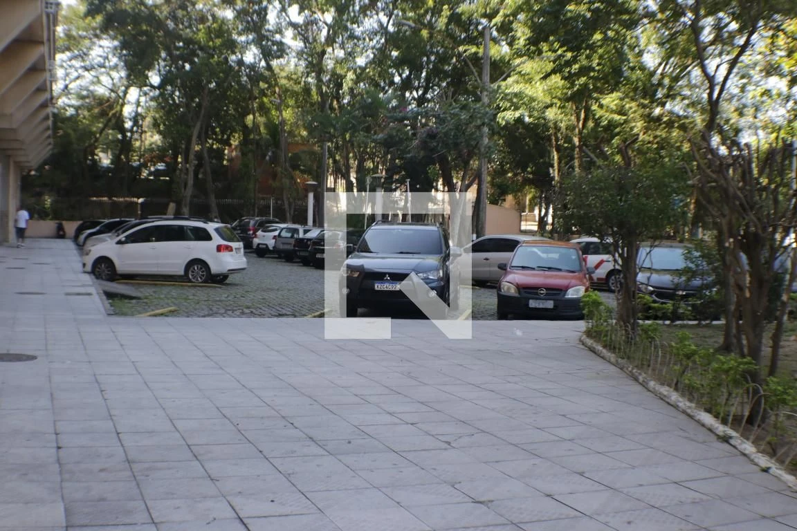1-bedroom apartment with balcony and private BBQ — photo 27